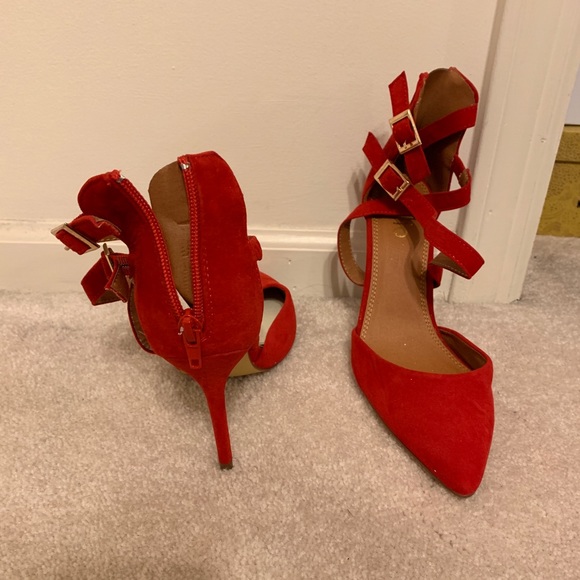 Suede red high heels - Picture 2 of 3